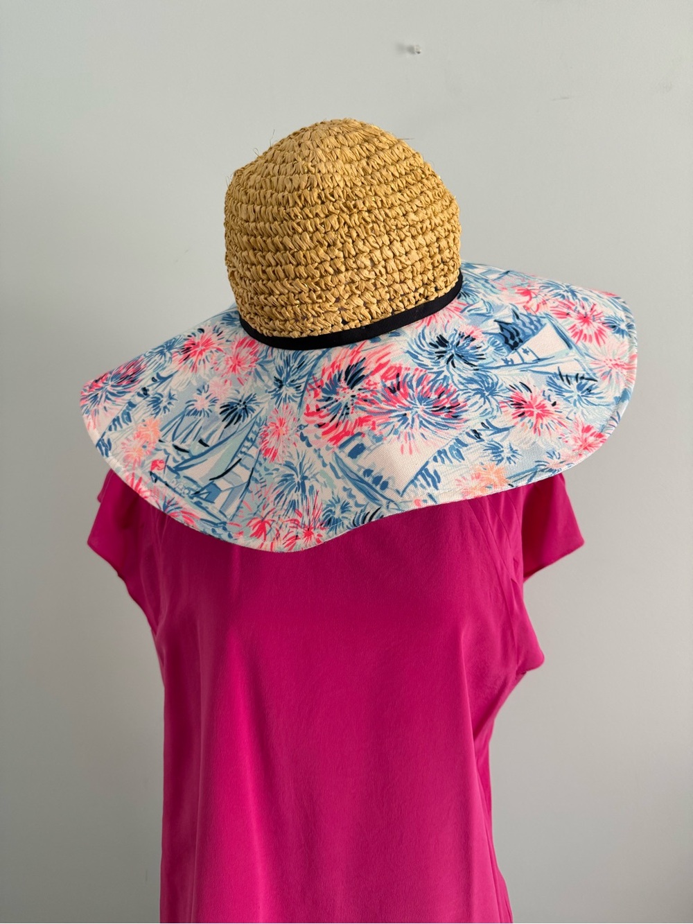 Lilly Pulitzer GWP Beach Hat Sea to shining Sea 1 Sz Blue/ Pink NWT